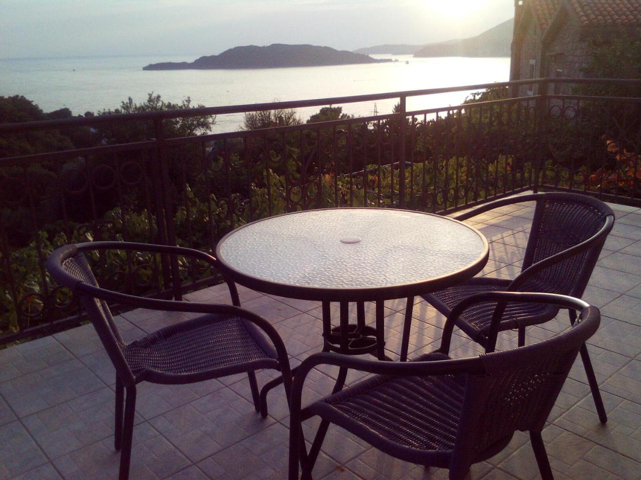 Apartments Mitrovic Podlicak Sveti Stefan Eksteriør bilde