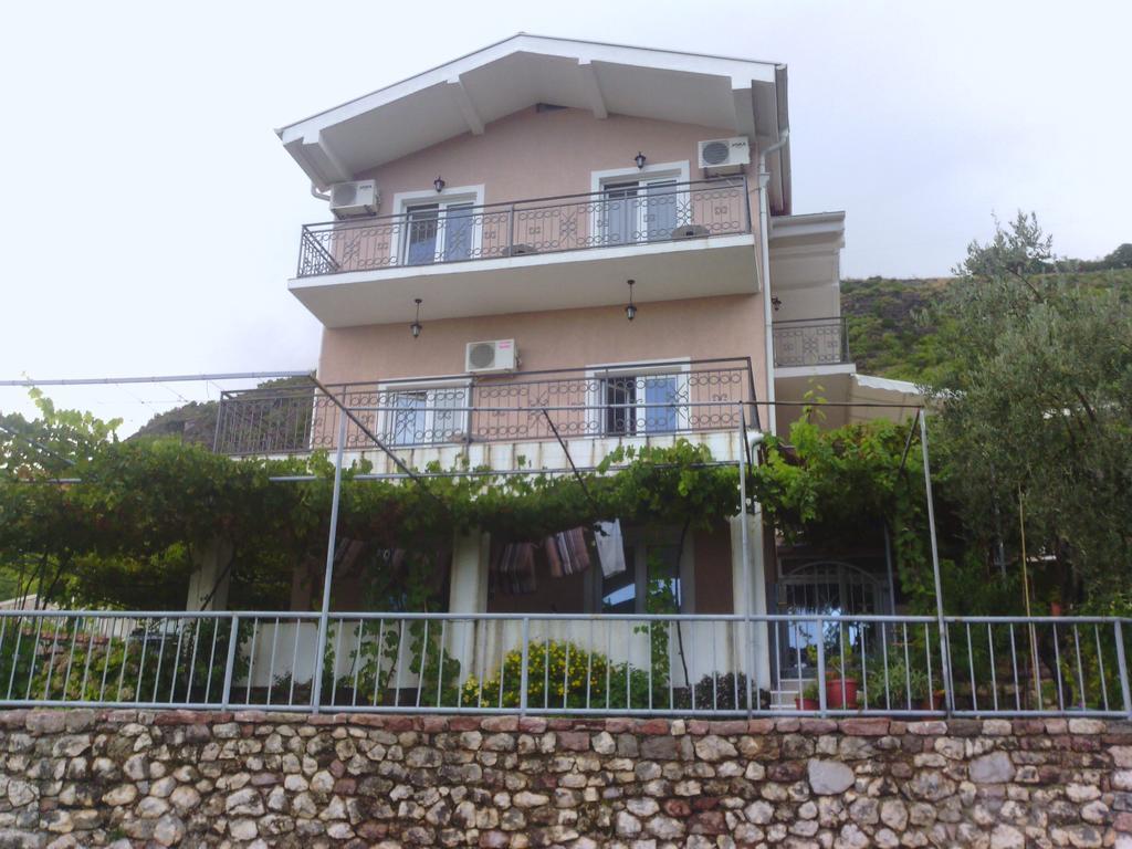 Apartments Mitrovic Podlicak Sveti Stefan Eksteriør bilde