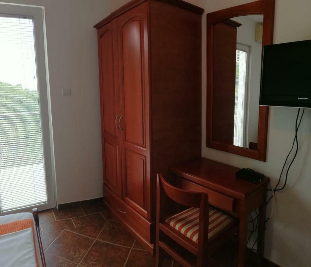 Apartments Mitrovic Podlicak Sveti Stefan Eksteriør bilde