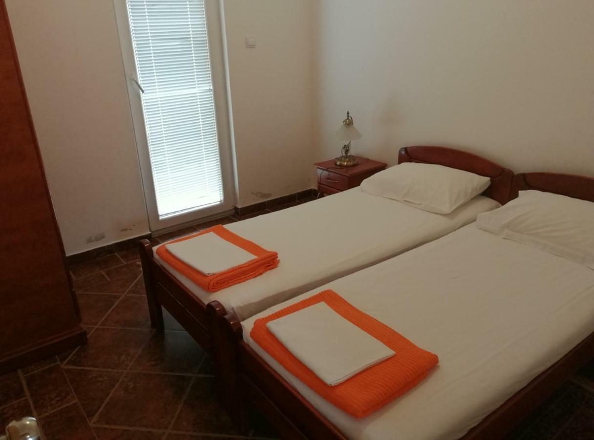 Apartments Mitrovic Podlicak Sveti Stefan Eksteriør bilde